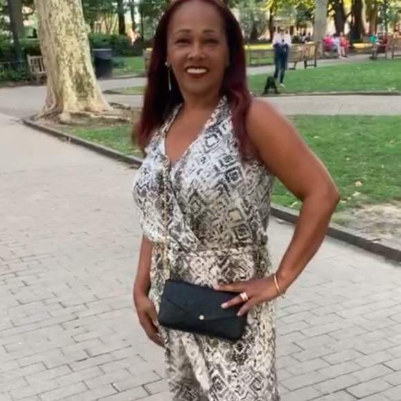 Meet your Posher, World Traveler - Picture 2 of 3